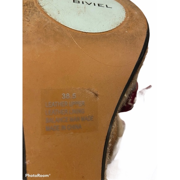 Biviel Leather Wicker Strappy Flower Block Heels - Picture 5 of 6